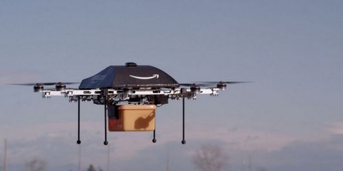 話題のドローン（drone）は英語で何の意味？